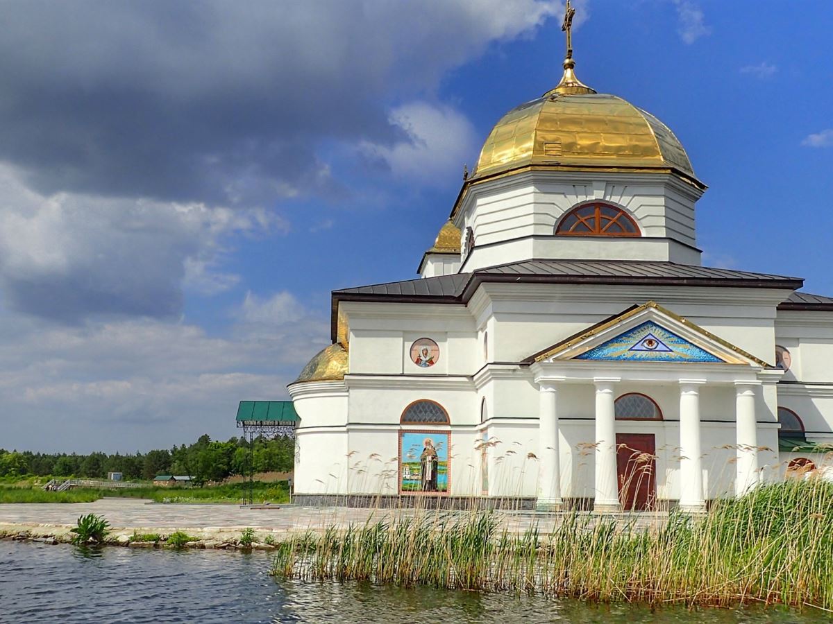 Holy Transfigurion Church on the Dnepr