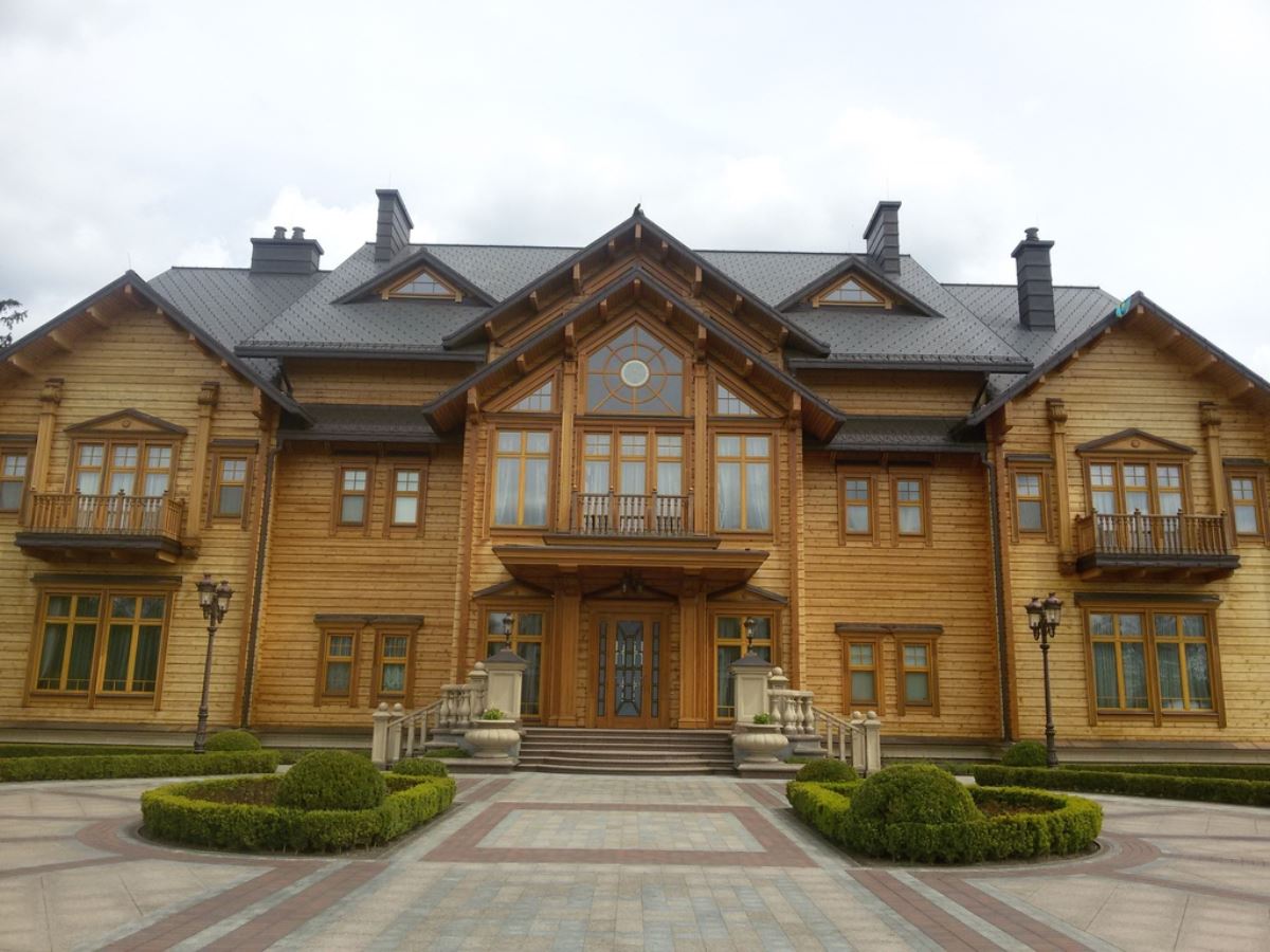 Mezhyhirya Residence