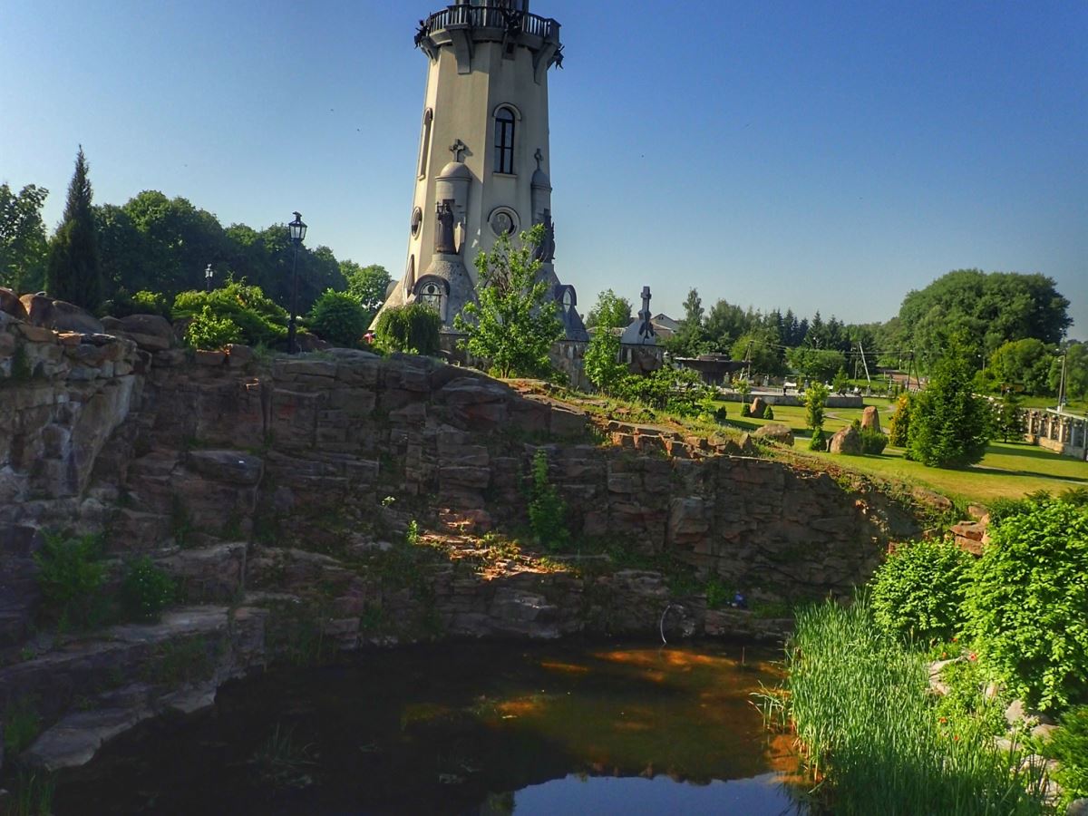 Buki Church / Landshaftny Park in Buky