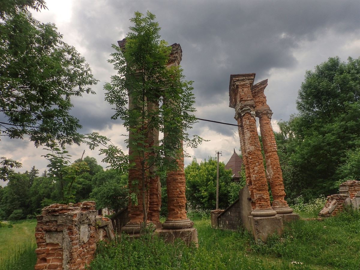 Manor De Shoduara (Ivanitsa)