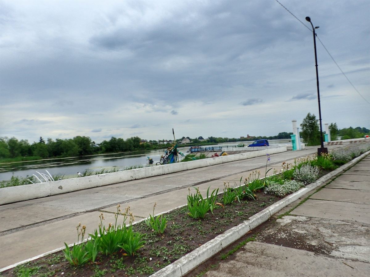 Starokonstantinyiv statues