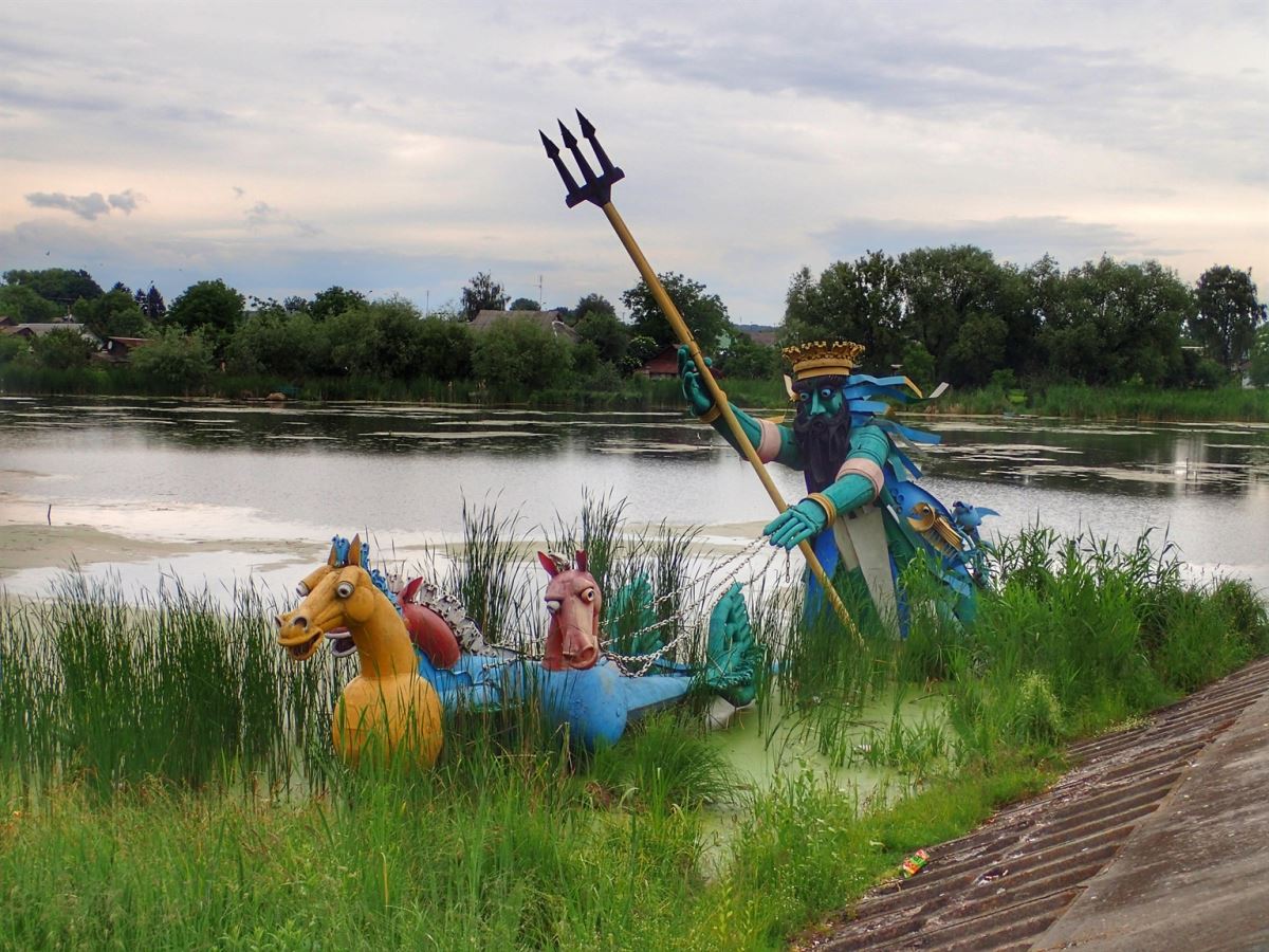 Starokonstantinyiv statues