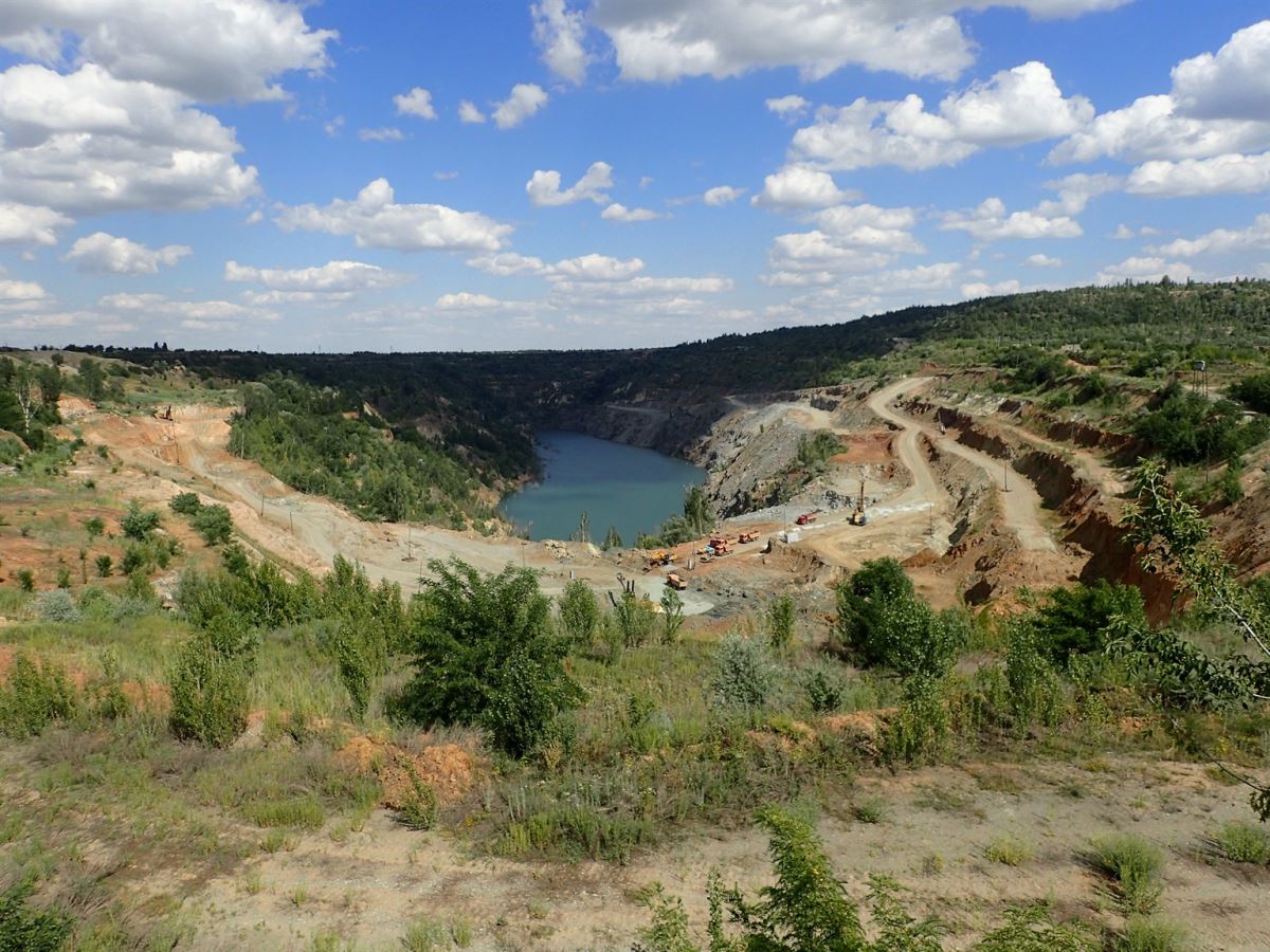 Working Mine (Zavale)