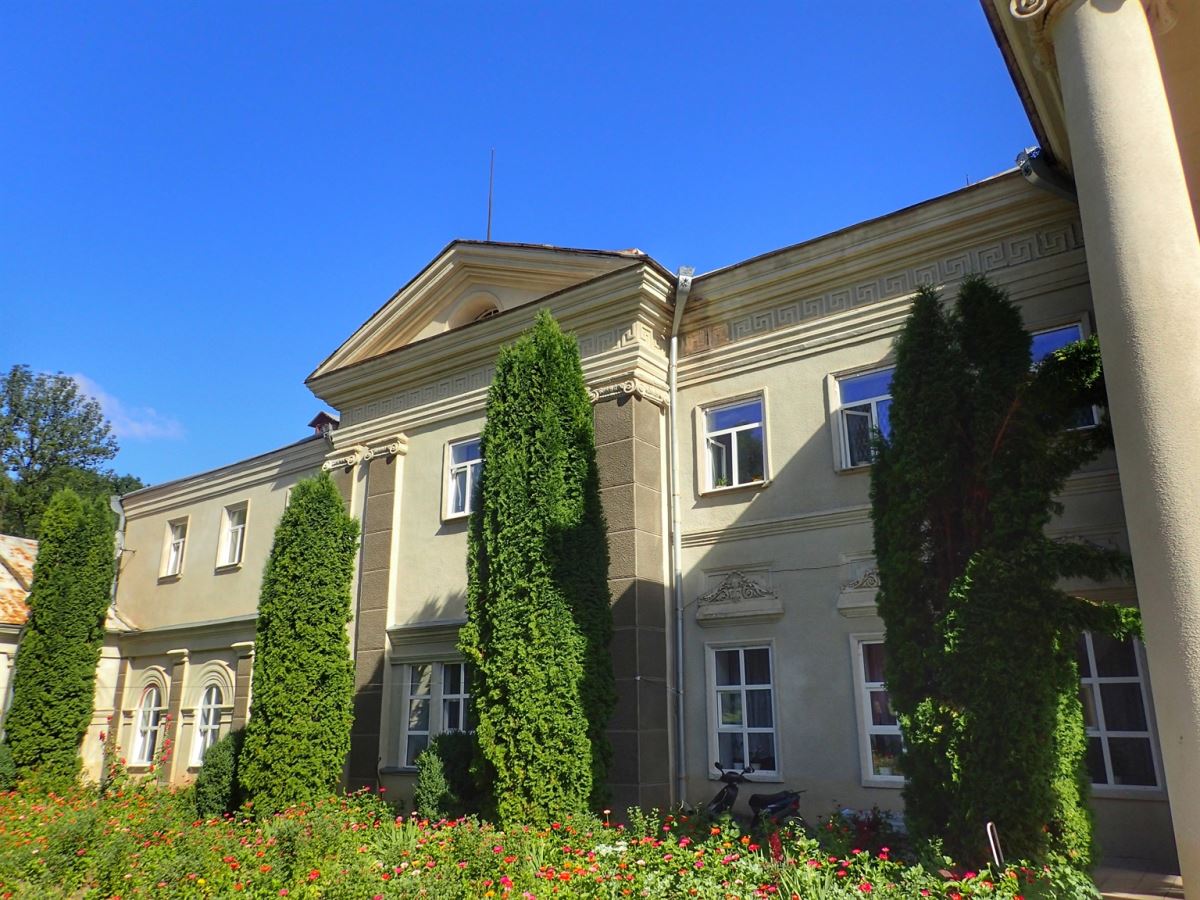 Palace Chetvertinskikh
