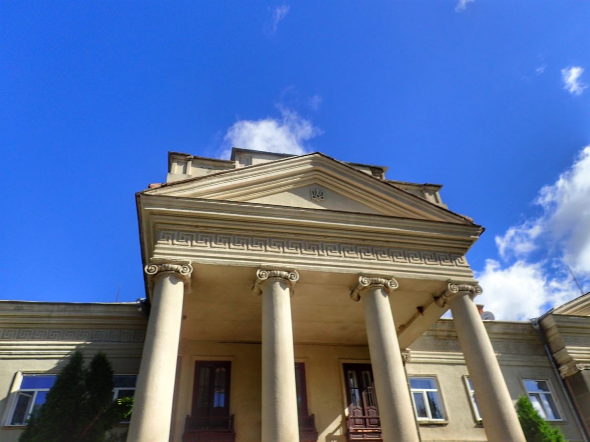 Palace Chetvertinskikh