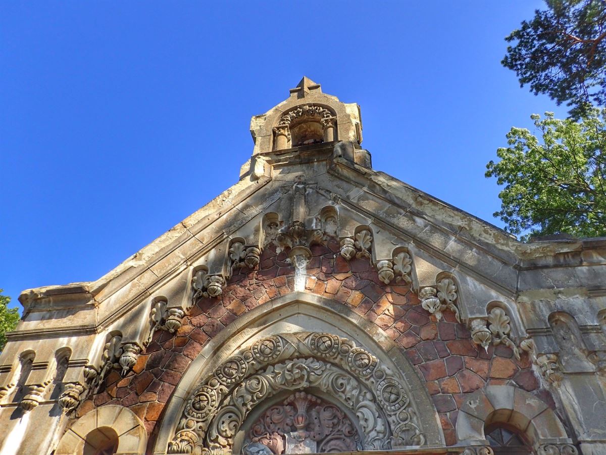 Potoski Palace Pechera