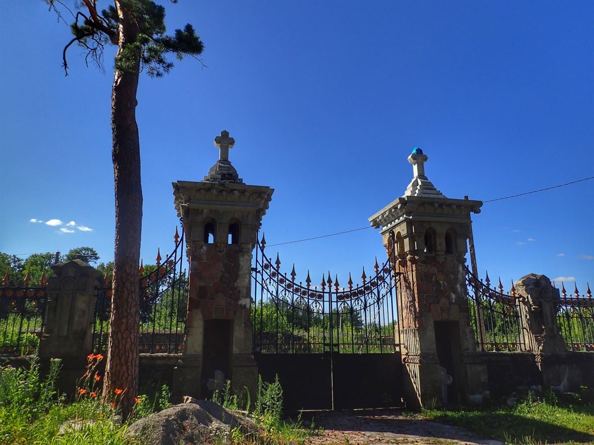 Potoski Palace Pechera