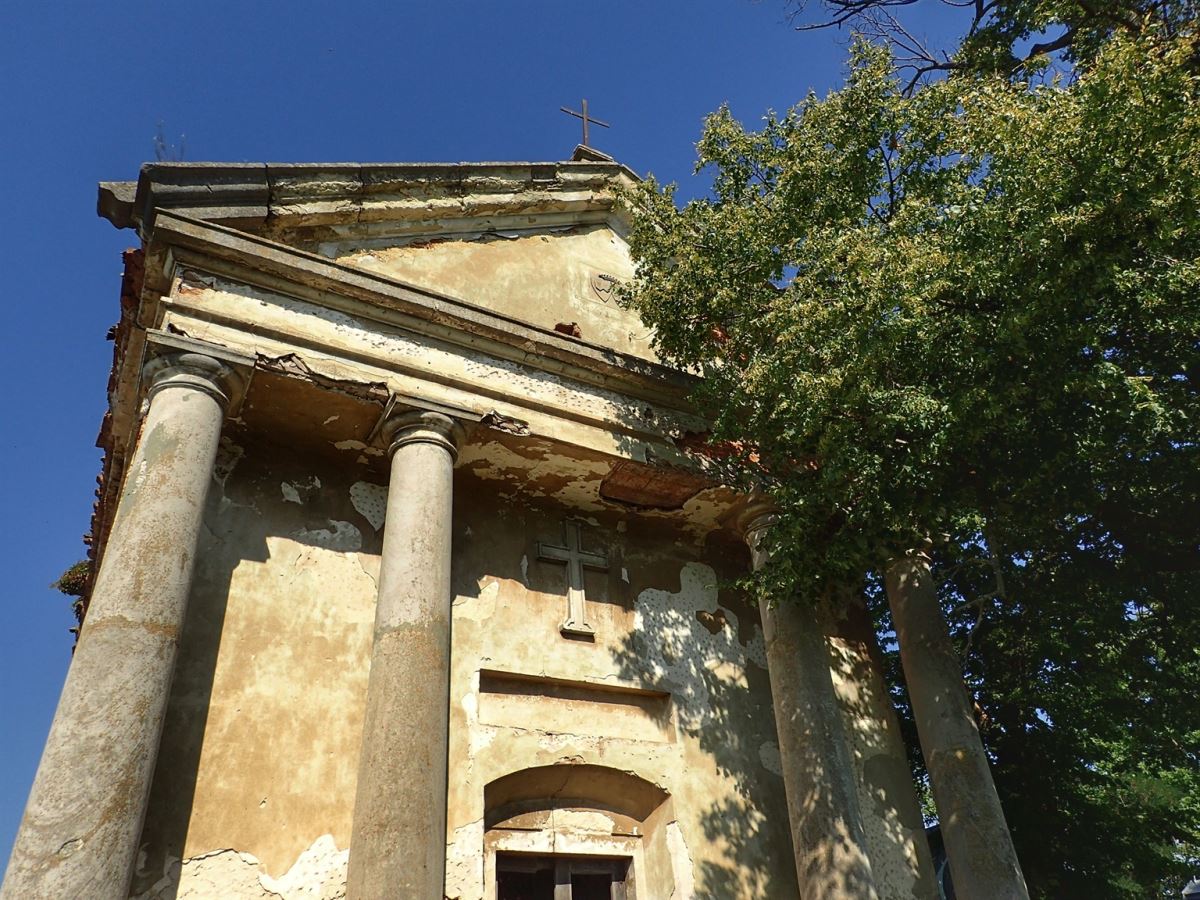 Castle and Church in Vysichka